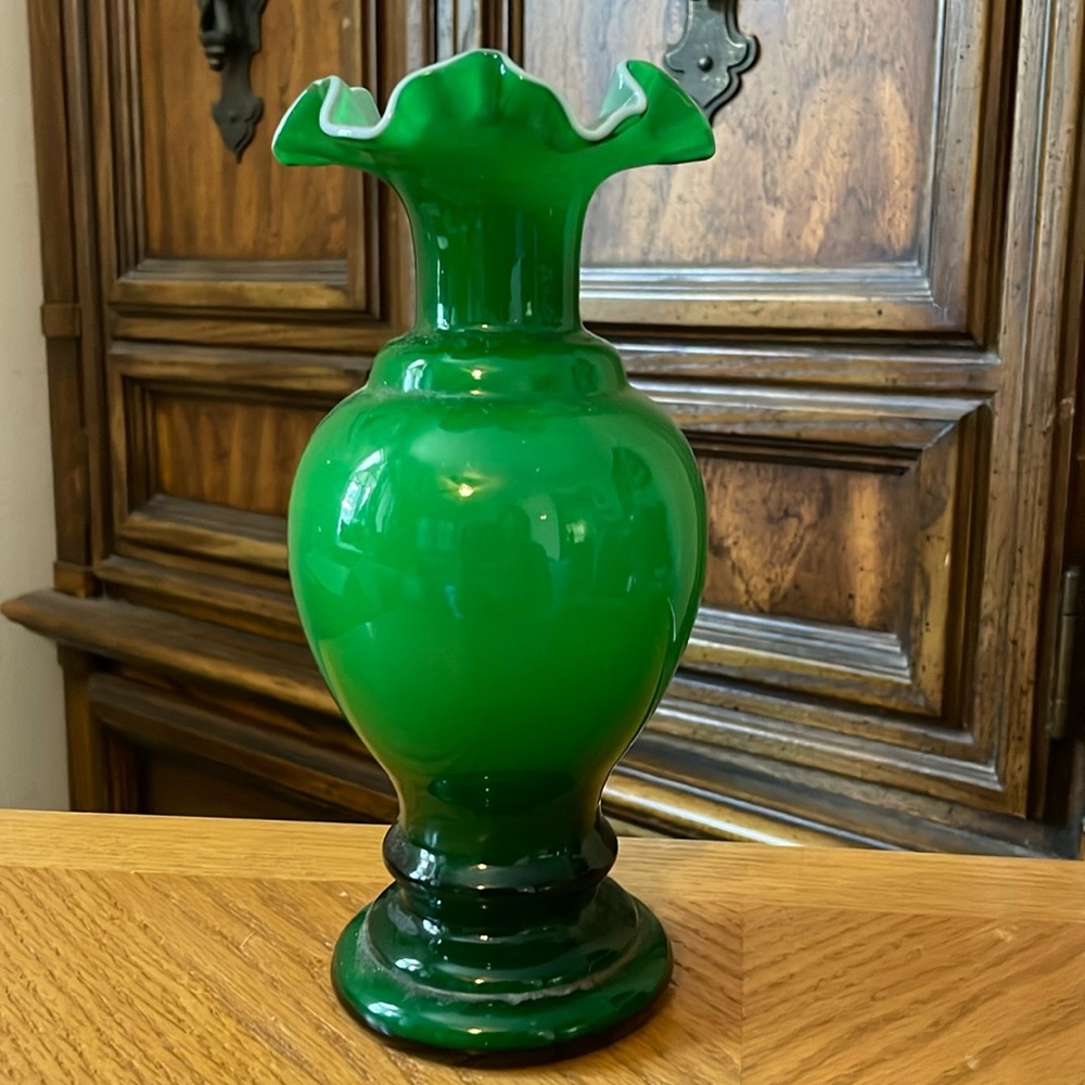 Vintage Fenton Ivy Green Overlay Double Crimped Glass Vase